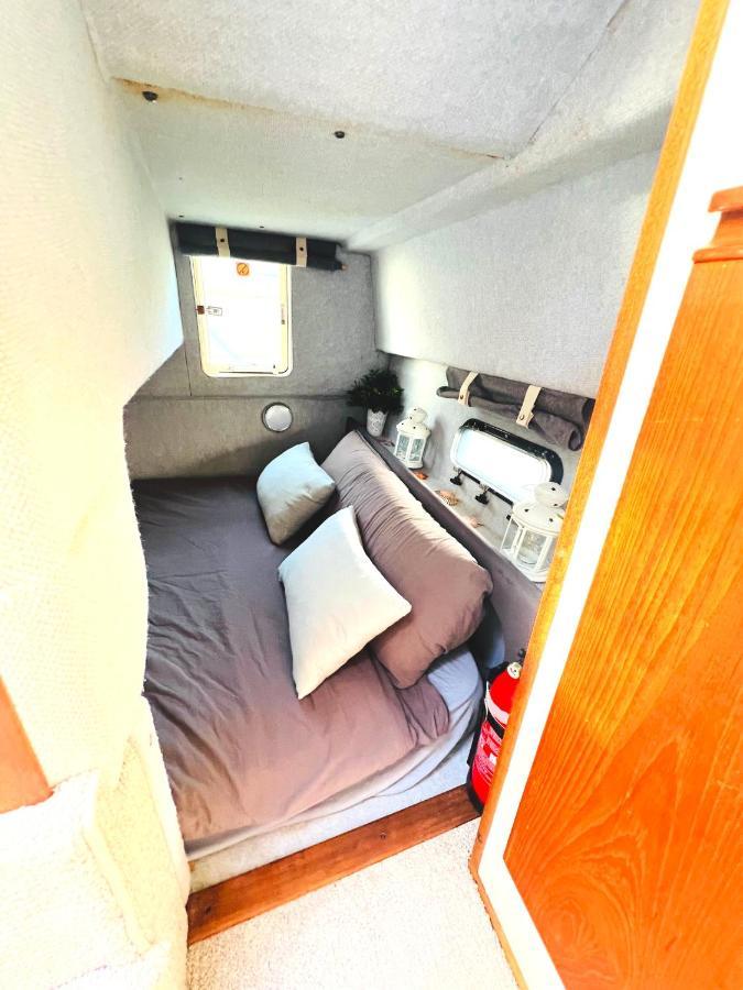 Barco Sihnny - Puerto Colon Hotel Адехе Екстериор снимка